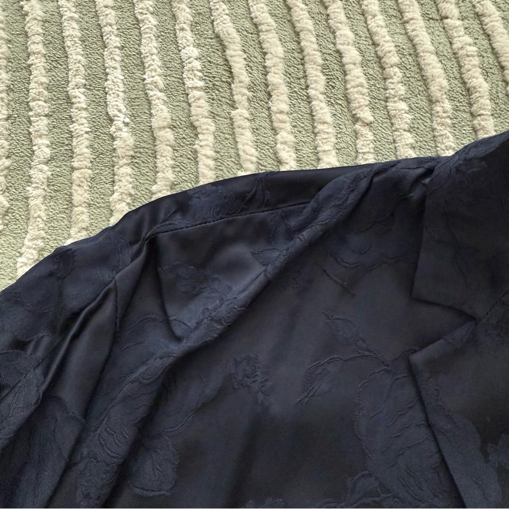 Vince Floral Jacquard Top NWT - Picture 7 of 8